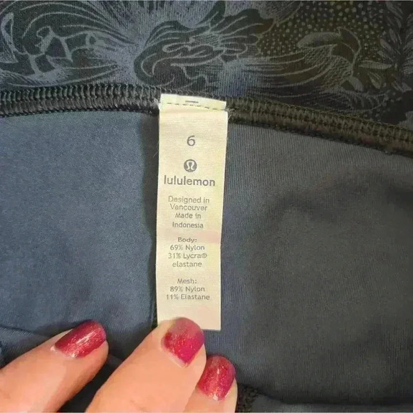 Women’s Lululemon Train Times Crop 17” Size 6 Nouveau Mach Blue Black - Picture 6 of 10